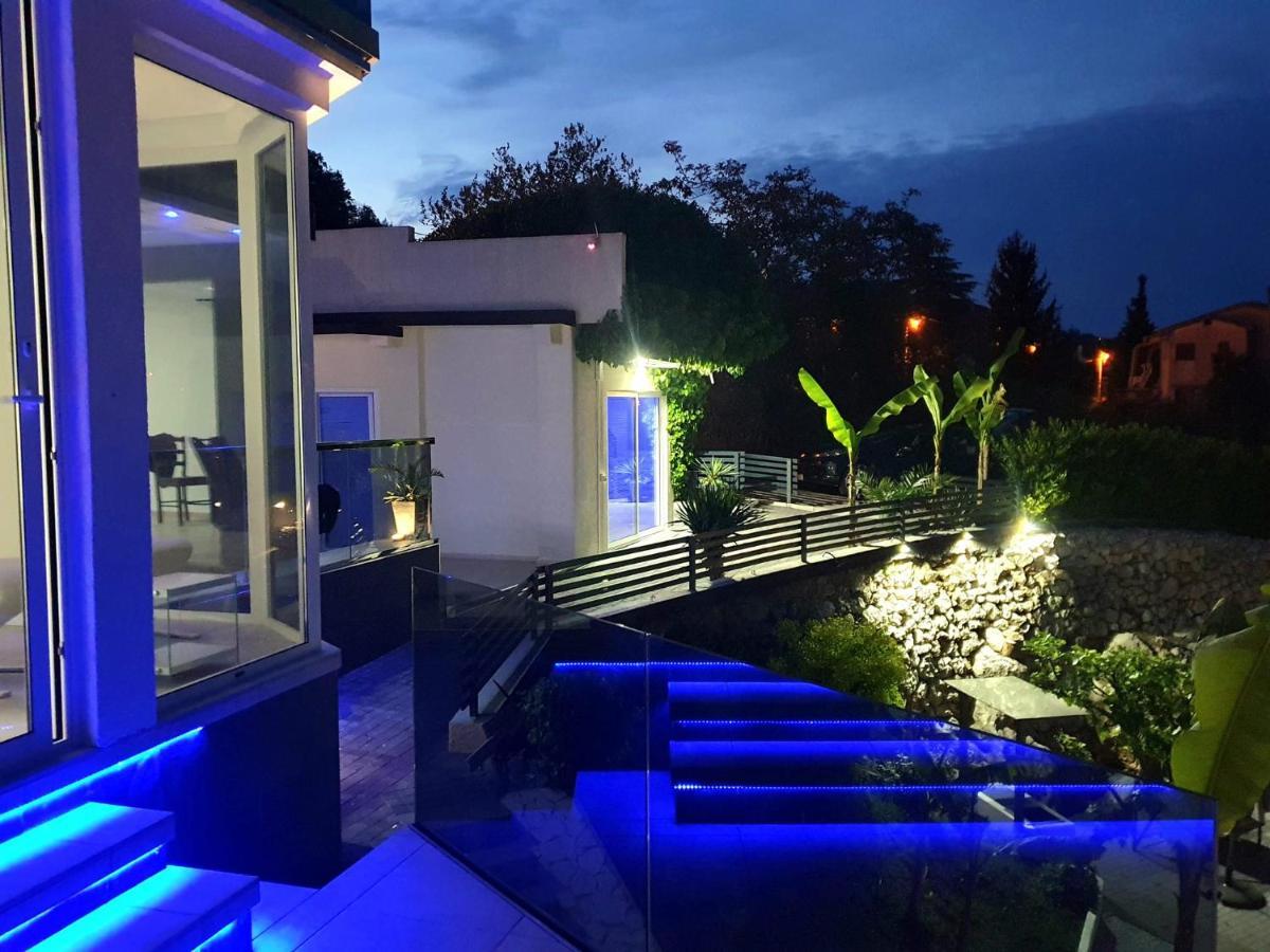 Penthouse Jacuzzi & Pool Apartmants Opatija Exterior photo