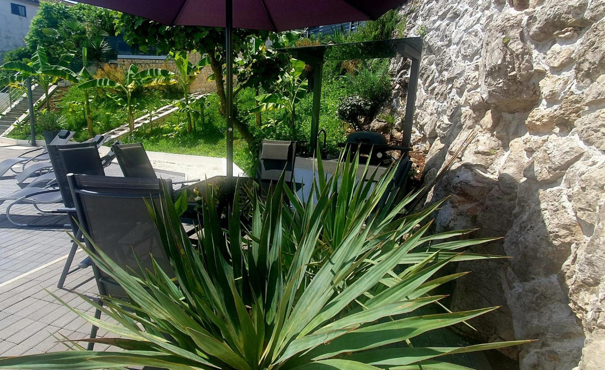 Penthouse Jacuzzi & Pool Apartmants Opatija Exterior photo